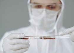 Центр Чумакова проведет КИ своей вакцины-кандидата от СOVID-19